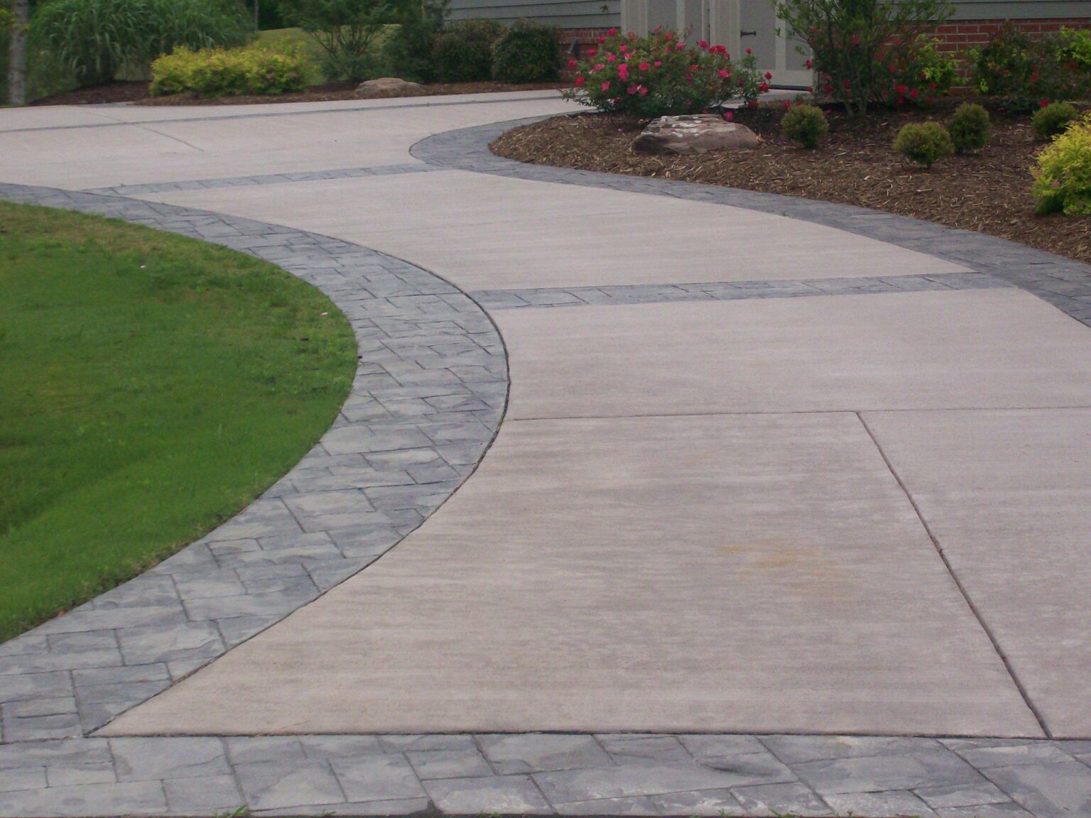 Concrete Paving: Durable Solutions for Driveways, Walkways, and Patios