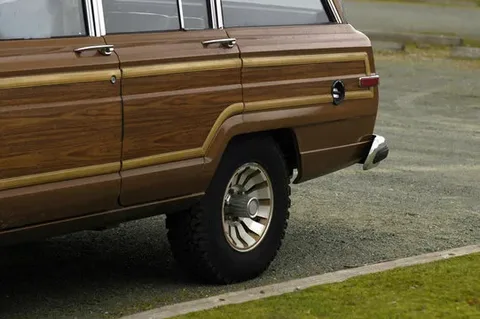 Why Older Vehicles Often Develop Window Problems