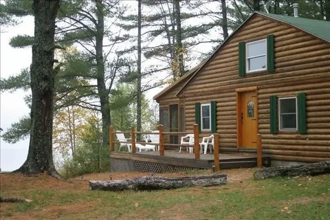 Cabin Rentals and Lodge-Style Stays: Key Differences for Travelers